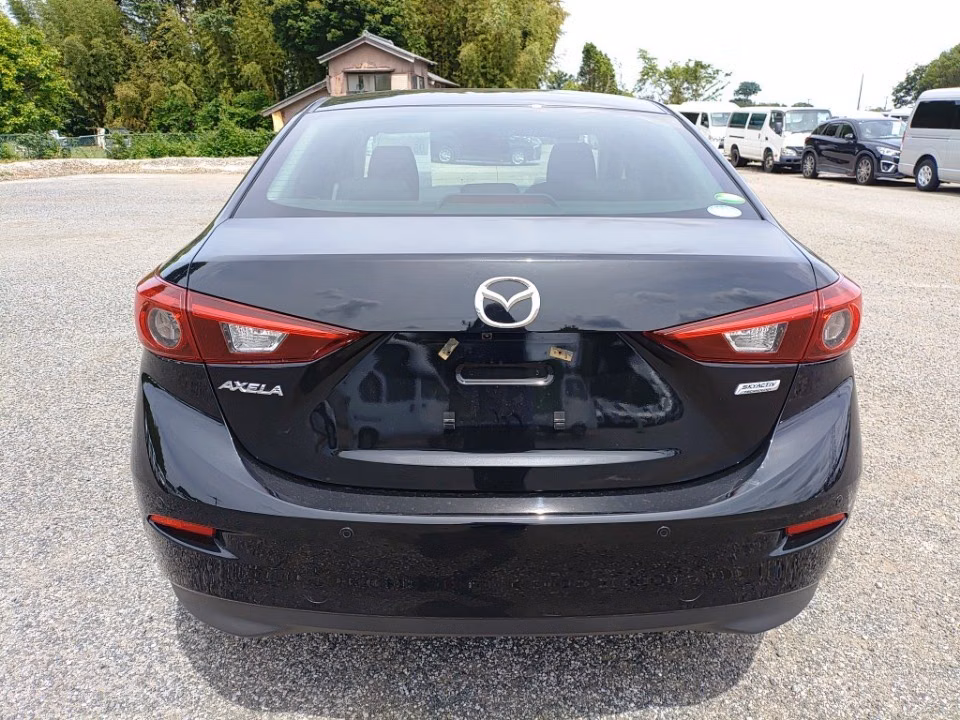 MAZDA AXELA