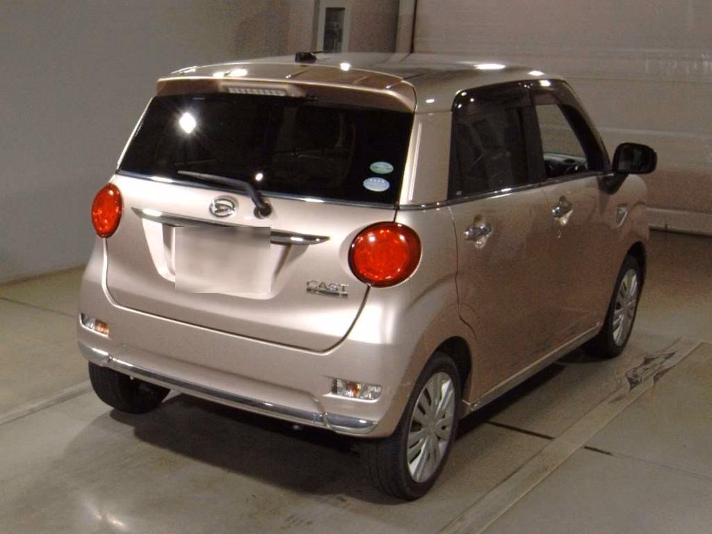 DAIHATSU CAST