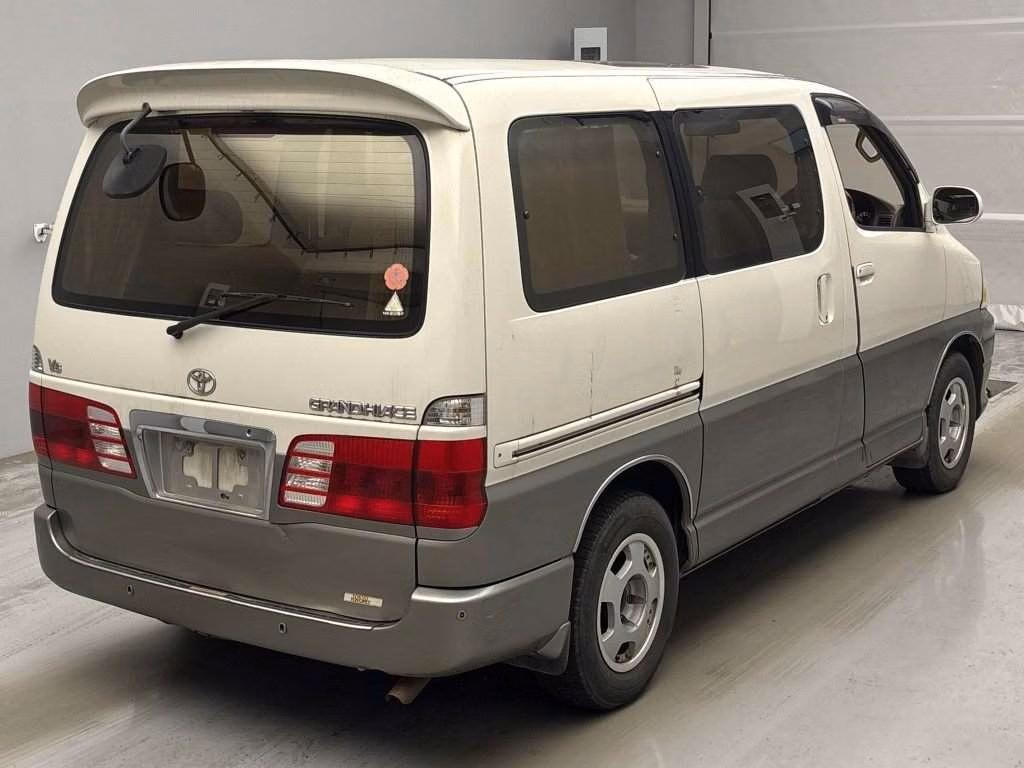 TOYOTA GRAND HIACE
