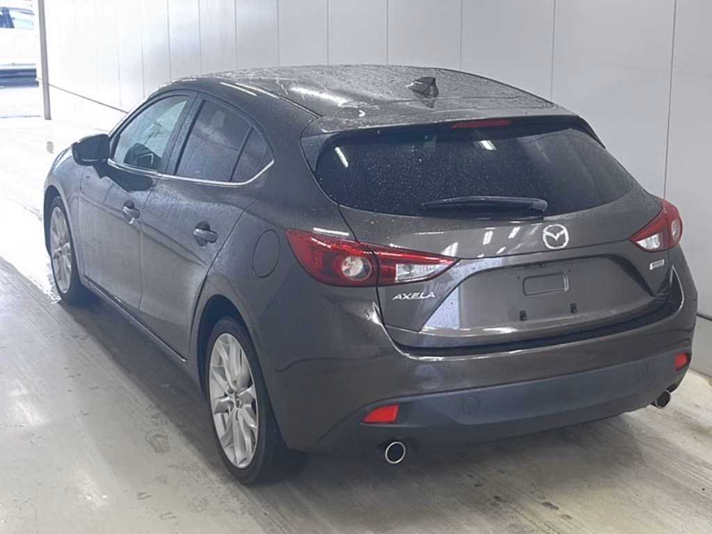 MAZDA AXELA