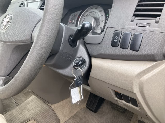 TOYOTA ISIS