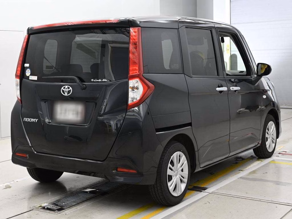 TOYOTA ROOMY