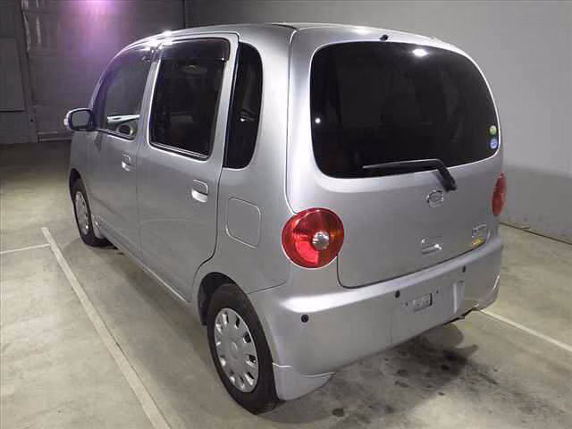 DAIHATSU MOVE LATTE