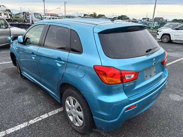 MITSUBISHI RVR
