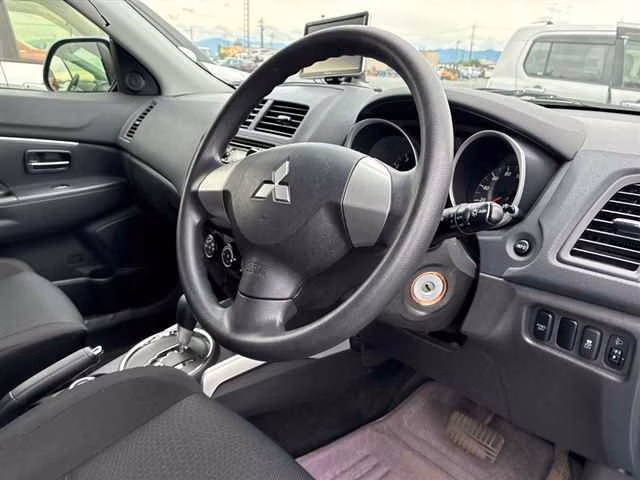 MITSUBISHI RVR