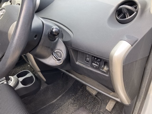 TOYOTA IST