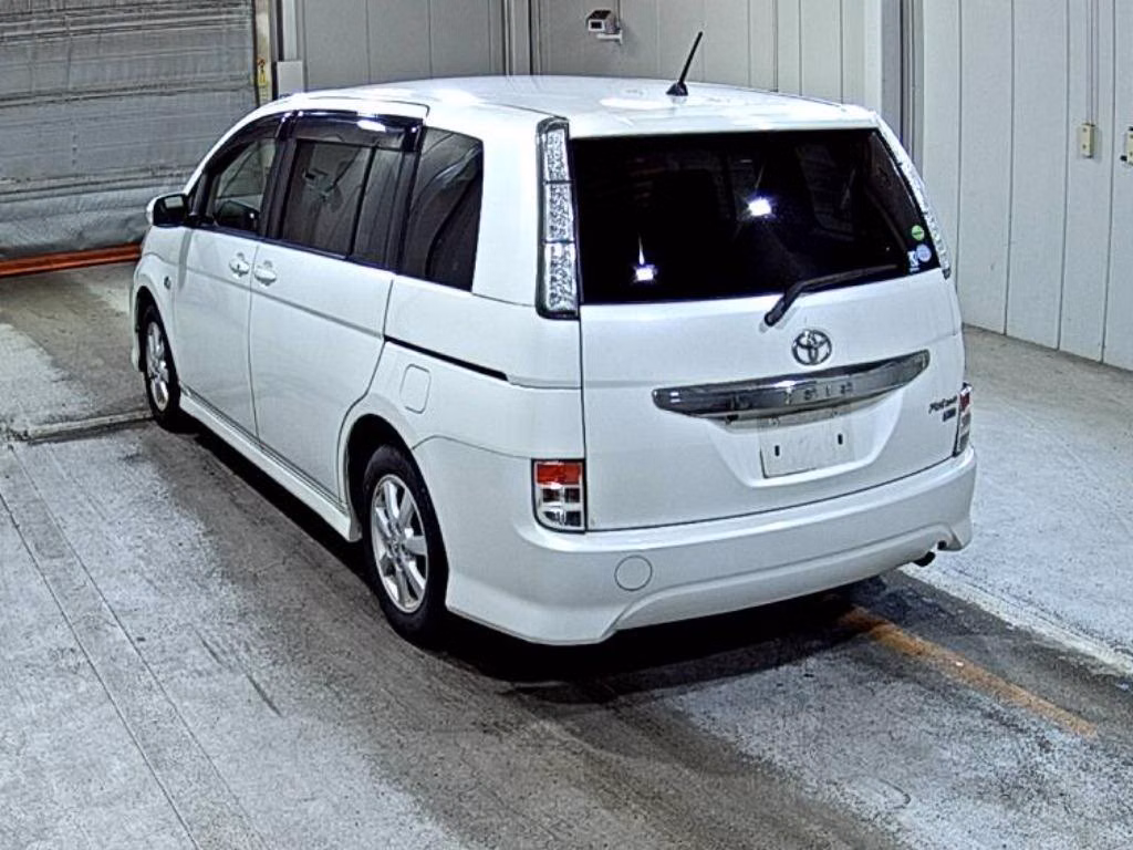 TOYOTA ISIS