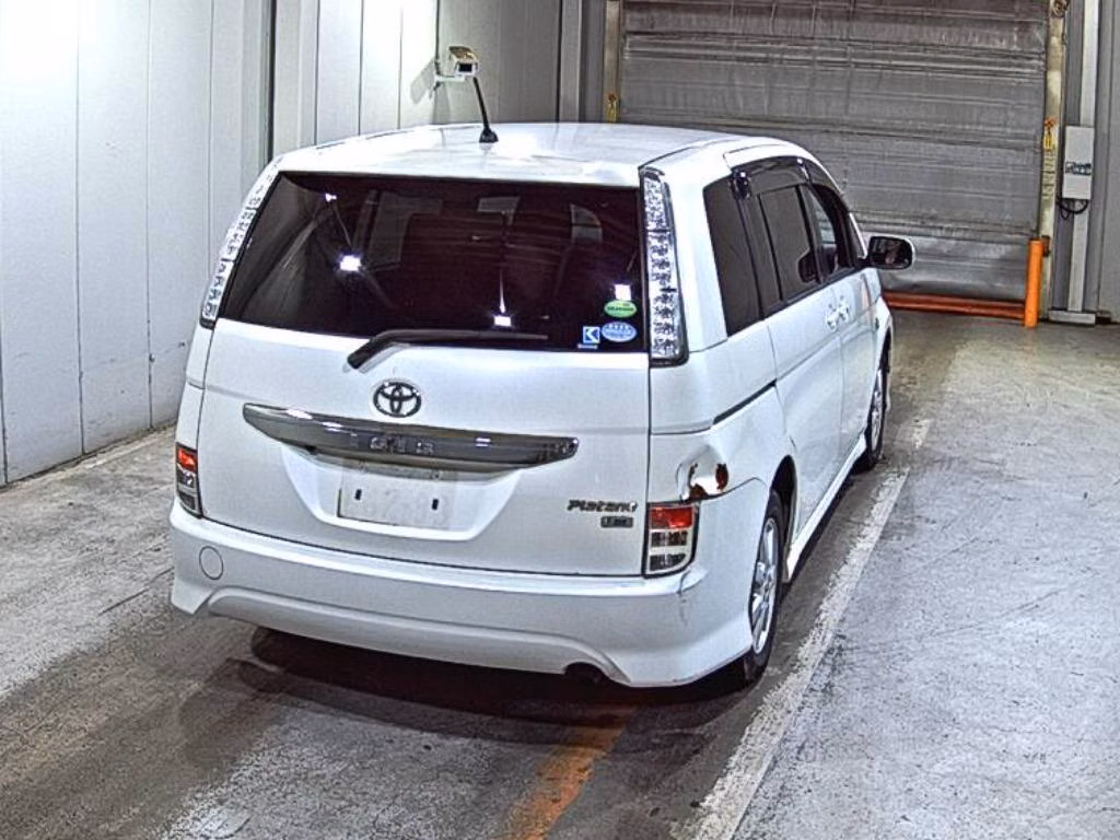 TOYOTA ISIS