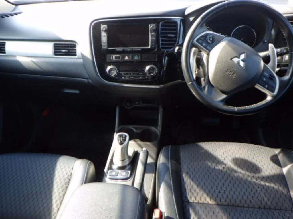 MITSUBISHI OUTLANDER