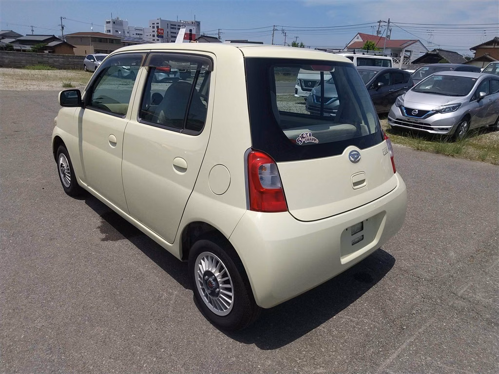 DAIHATSU ESSE