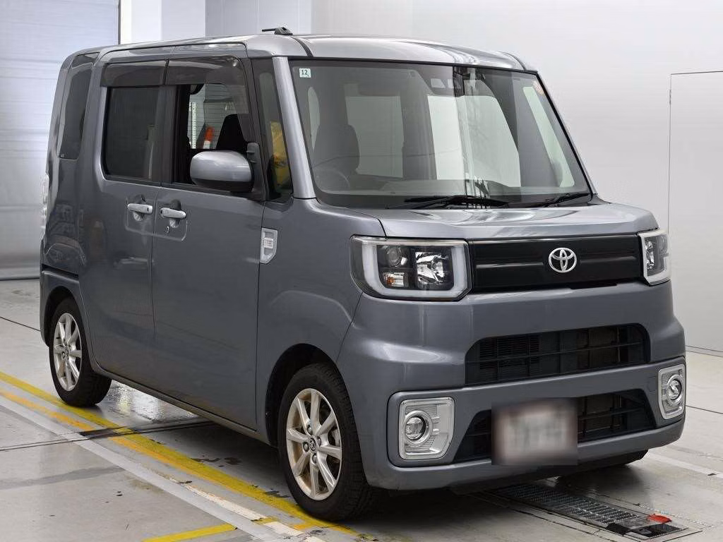 TOYOTA PIXIS MEGA