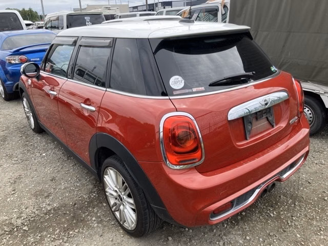 MINI HATCH
