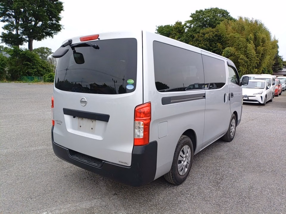 NISSAN NV350 CARAVAN