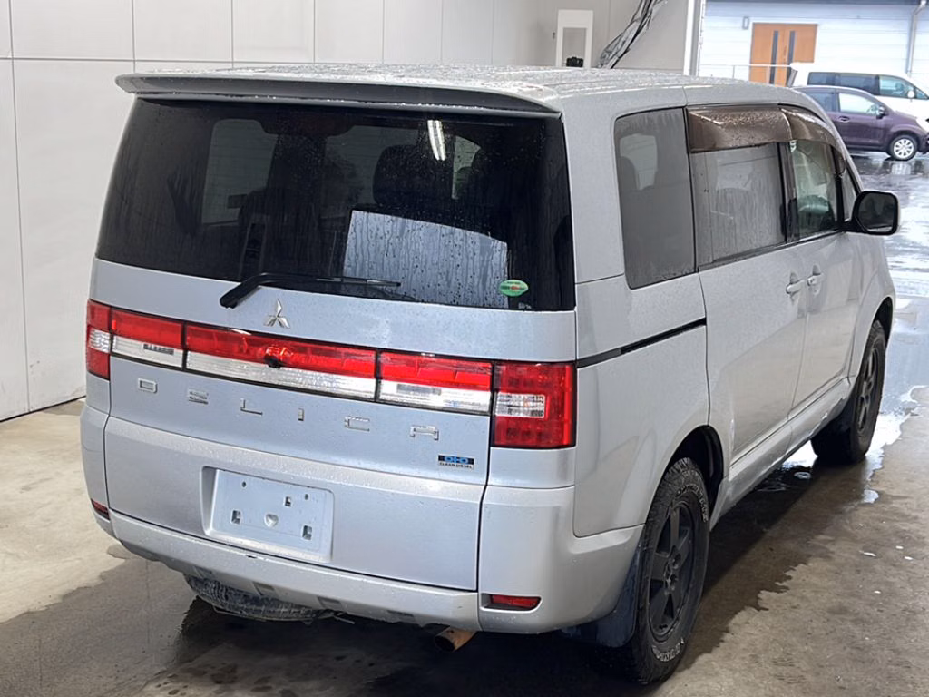 MITSUBISHI DELICA D:5