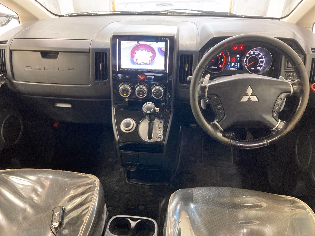 MITSUBISHI DELICA D:5