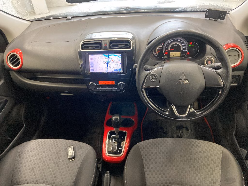 MITSUBISHI MIRAGE