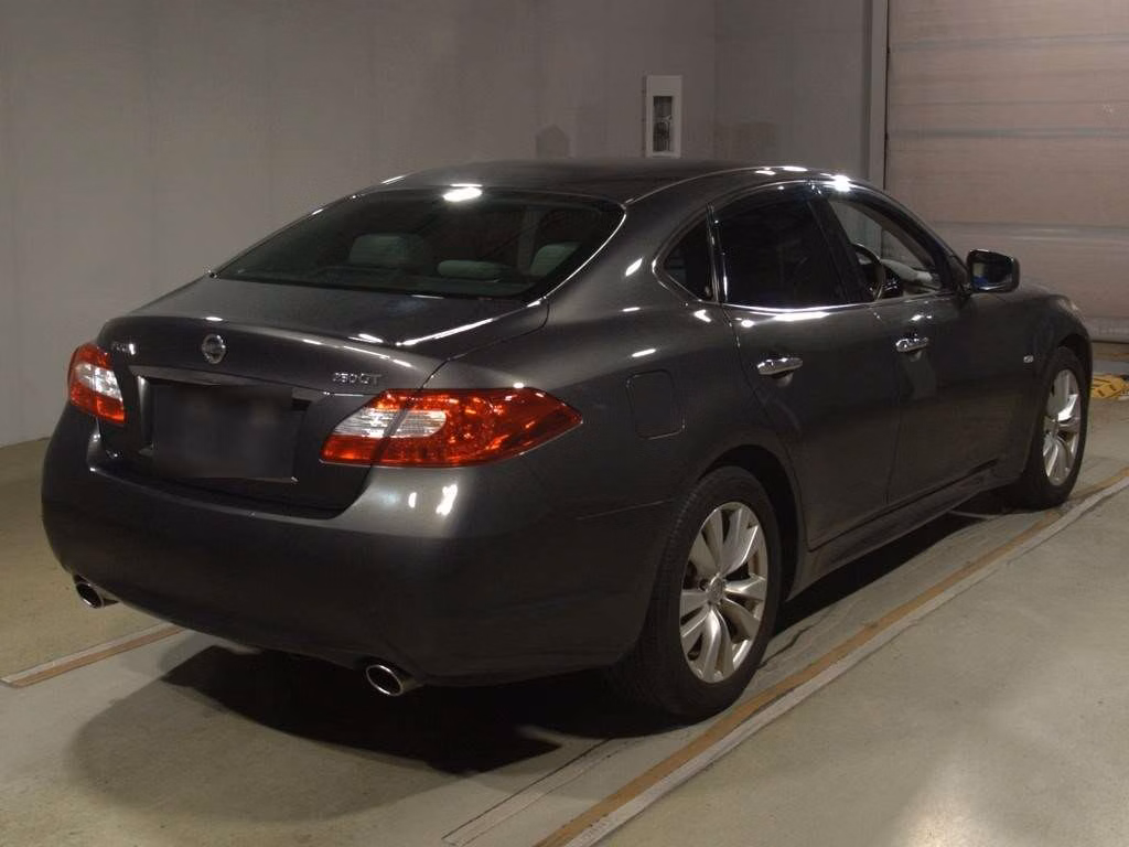 NISSAN FUGA