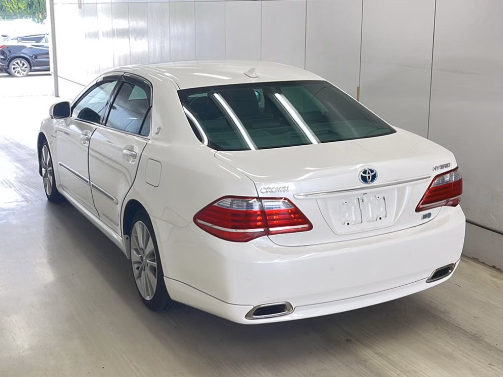 TOYOTA CROWN