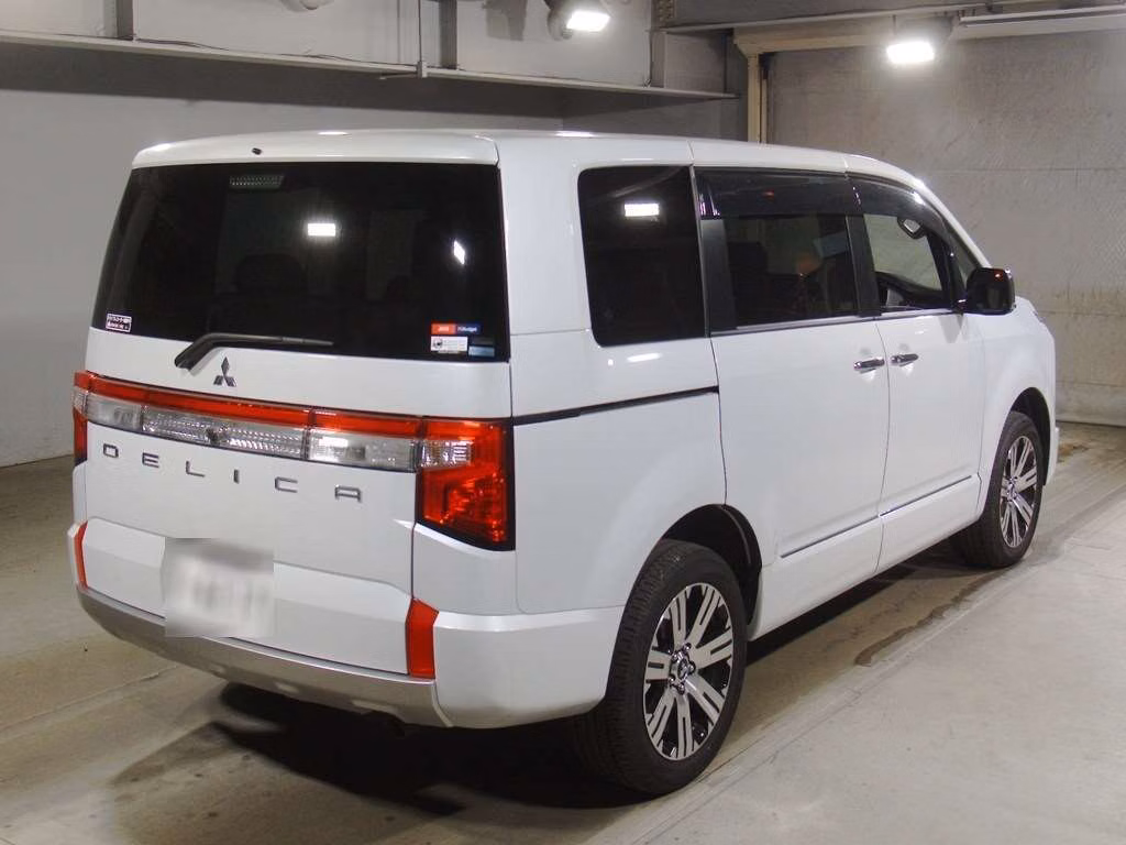 MITSUBISHI DELICA D:5