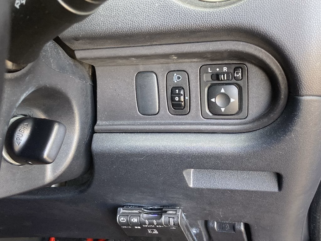 MITSUBISHI I