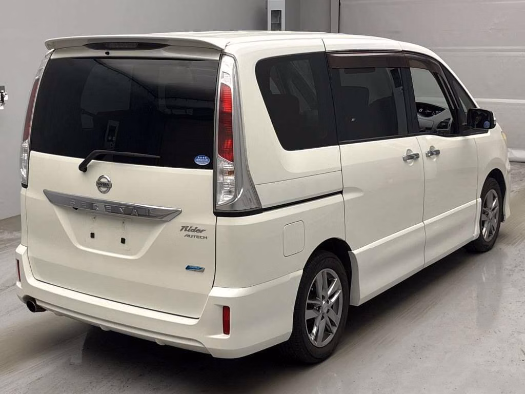 NISSAN SERENA