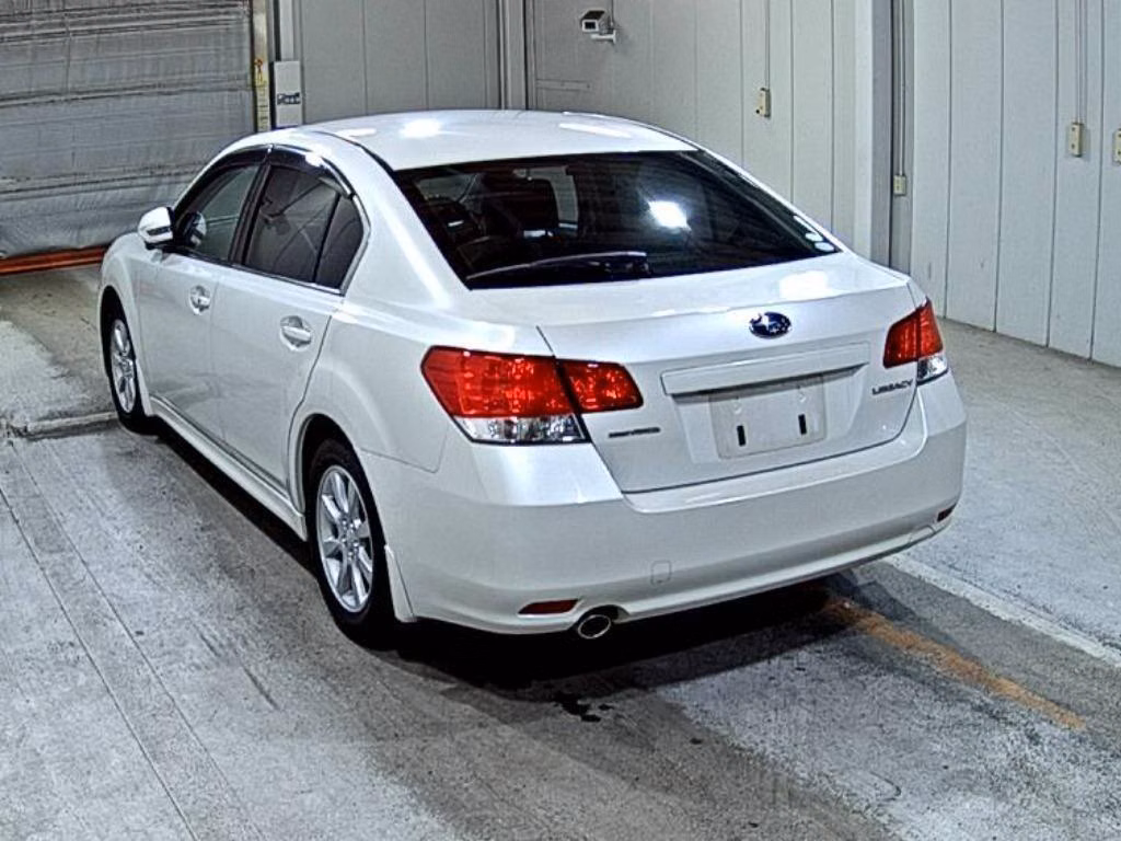 SUBARU LEGACY B4