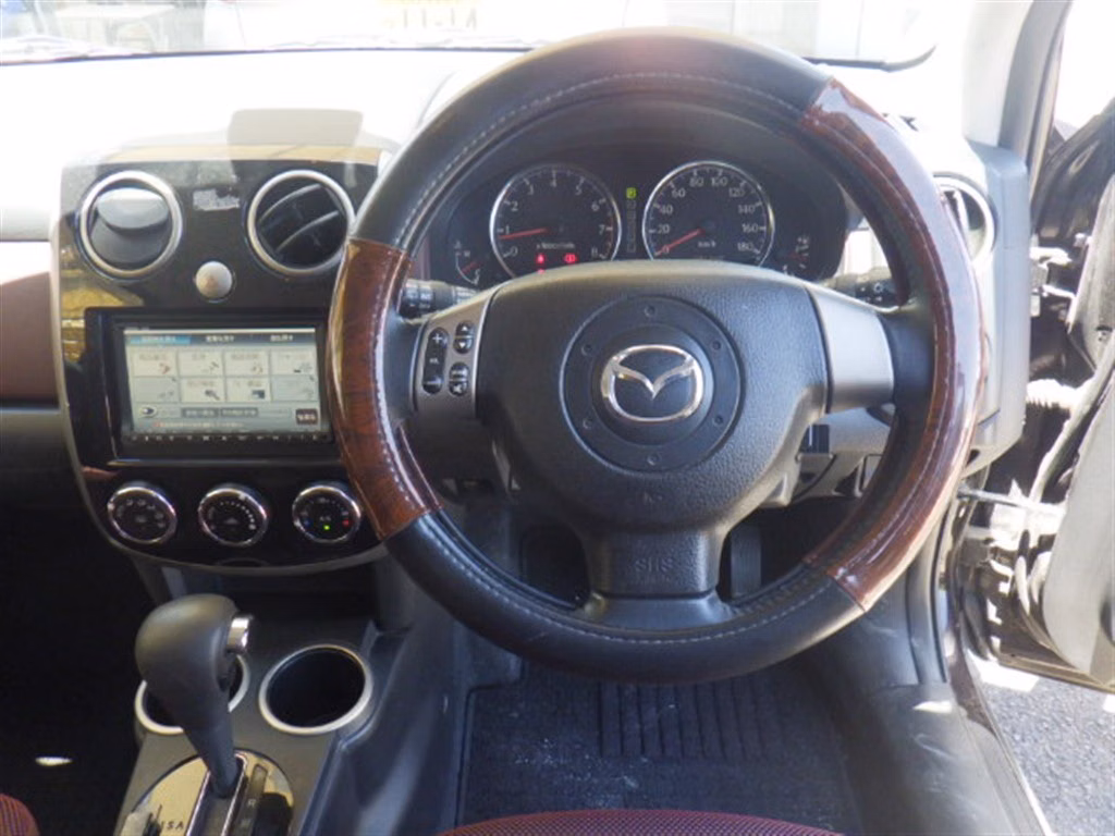 MAZDA VERISA