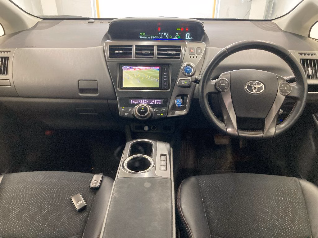 TOYOTA PRIUS ALPHA