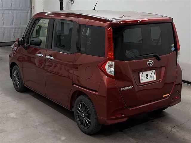 TOYOTA ROOMY