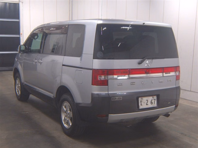 MITSUBISHI DELICA D:5