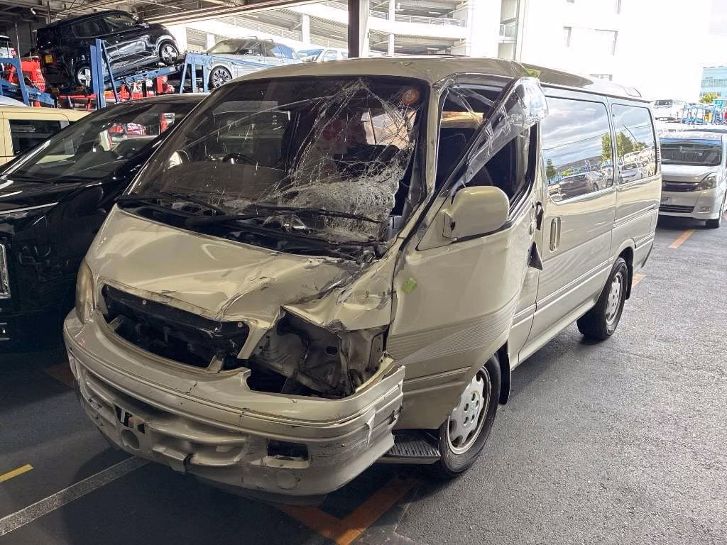 TOYOTA HIACE