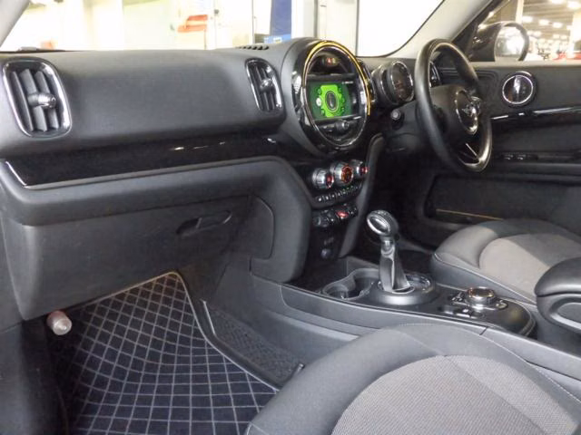 MINI CROSSOVER