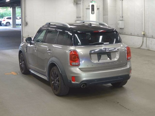MINI CROSSOVER
