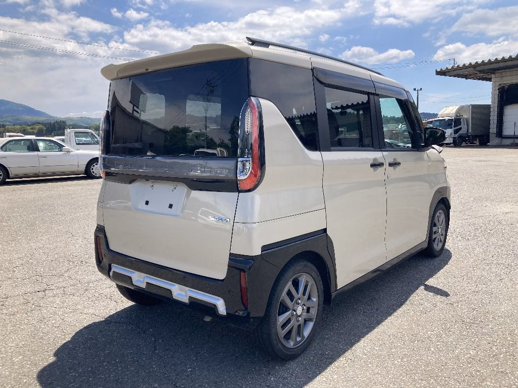 MITSUBISHI DELICA MINI