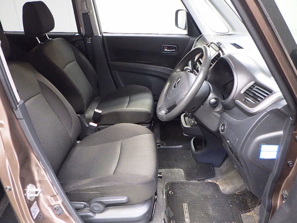 MITSUBISHI DELICA D:2