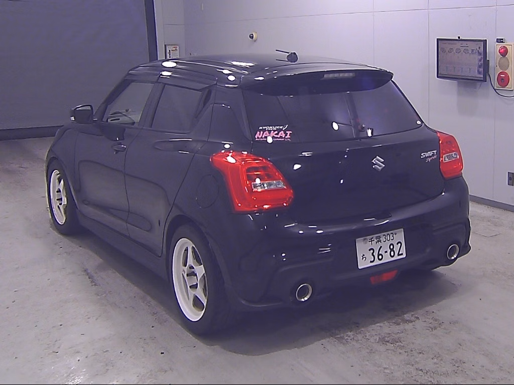 SUZUKI SWIFT