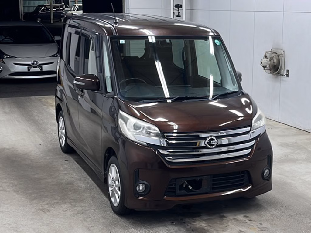 NISSAN DAYZ ROOX