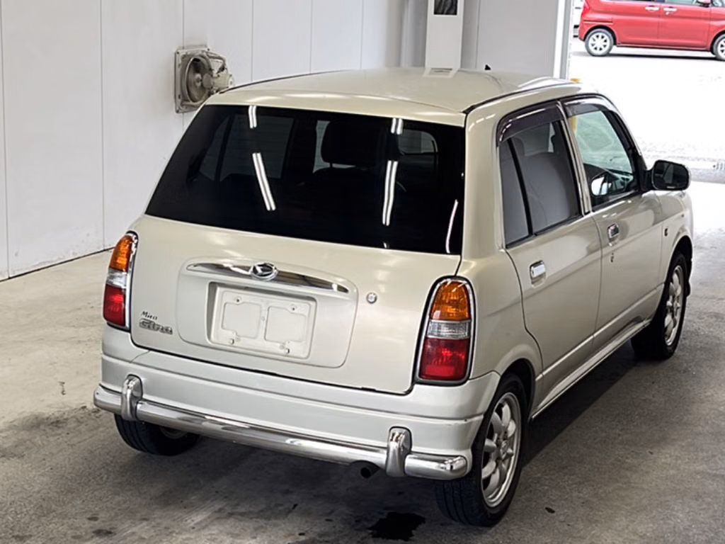 DAIHATSU MIRA GINO