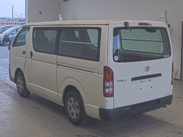 TOYOTA REGIUS ACE