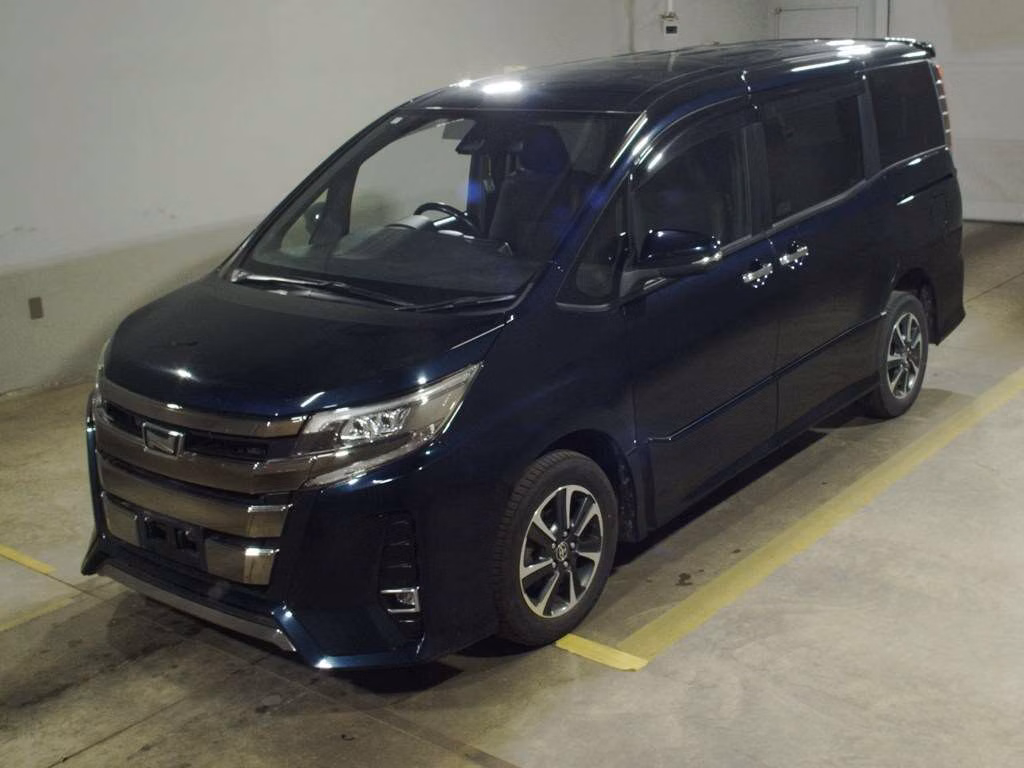 TOYOTA NOAH