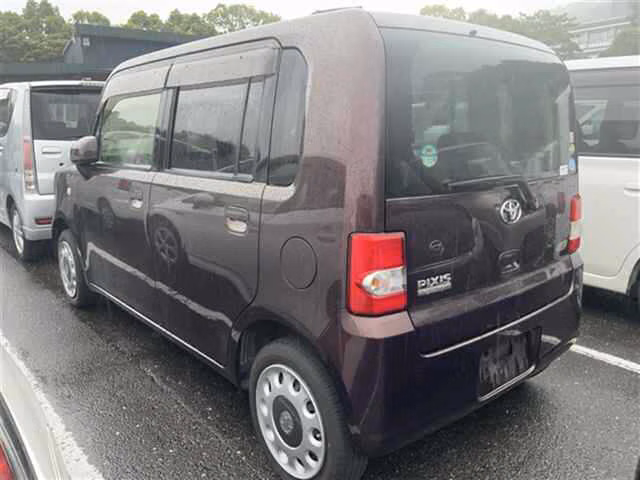 TOYOTA PIXIS SPACE