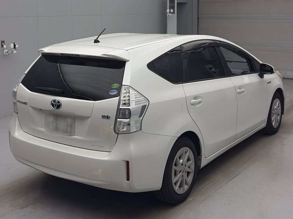 TOYOTA PRIUS ALPHA