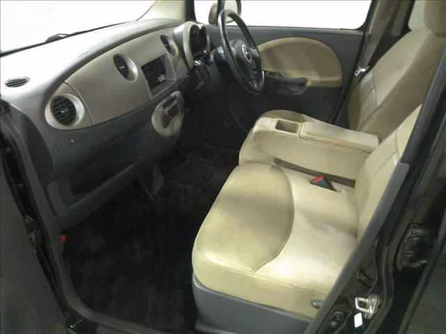 DAIHATSU MOVE LATTE