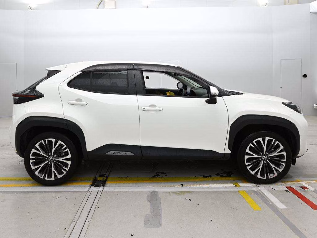 TOYOTA YARIS CROSS