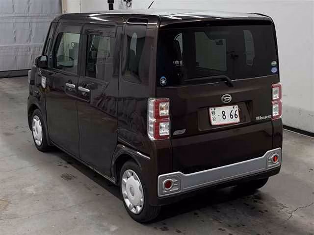 DAIHATSU WAKE