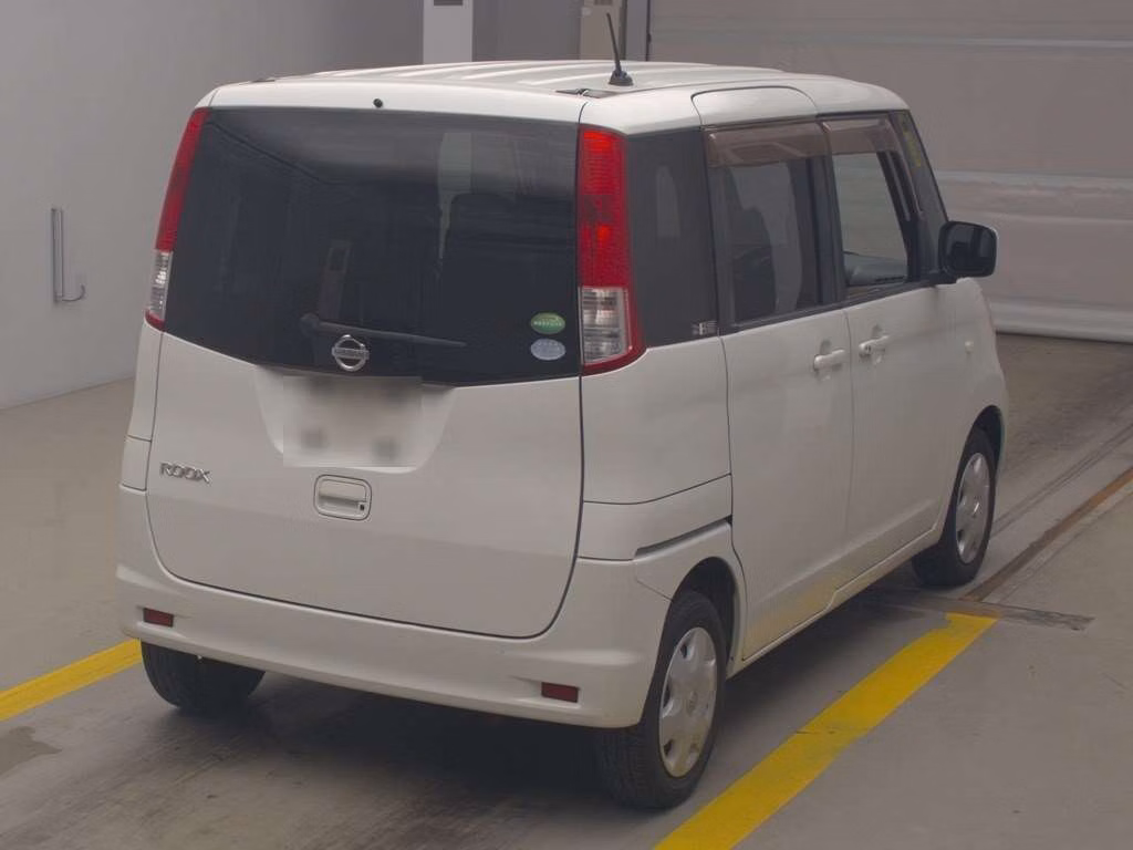 NISSAN ROOX