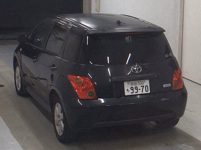 TOYOTA IST