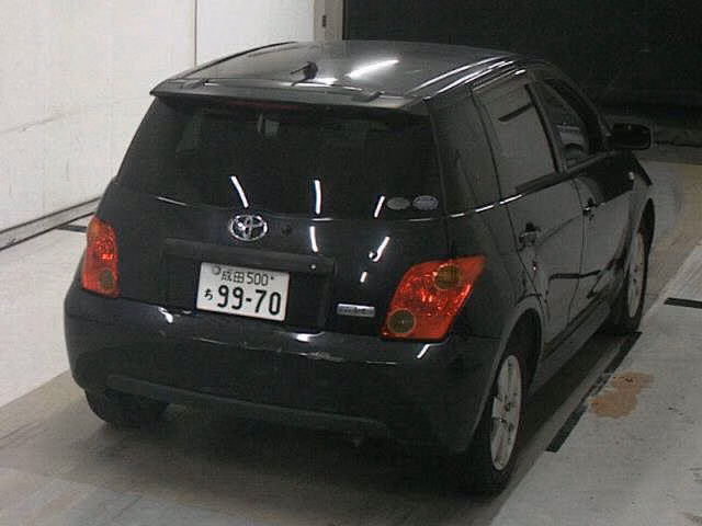 TOYOTA IST