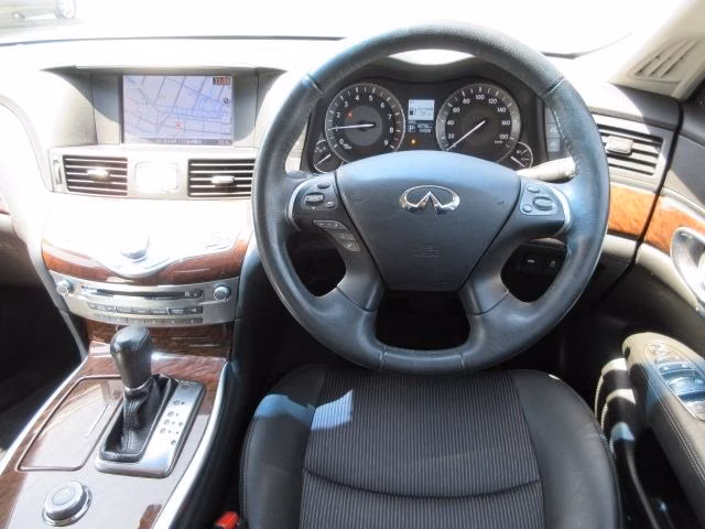 NISSAN FUGA