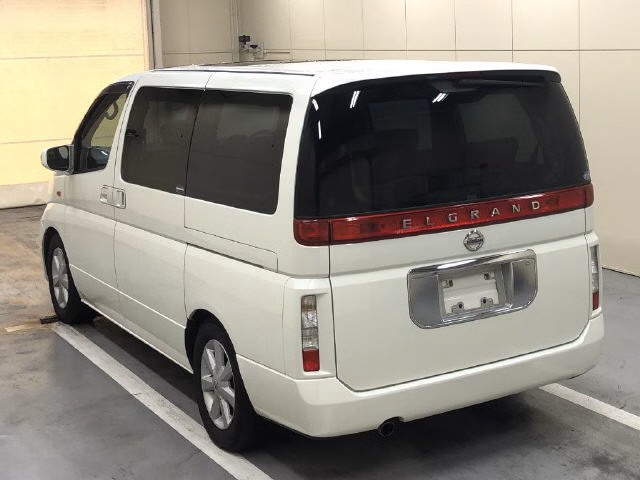 NISSAN ELGRAND